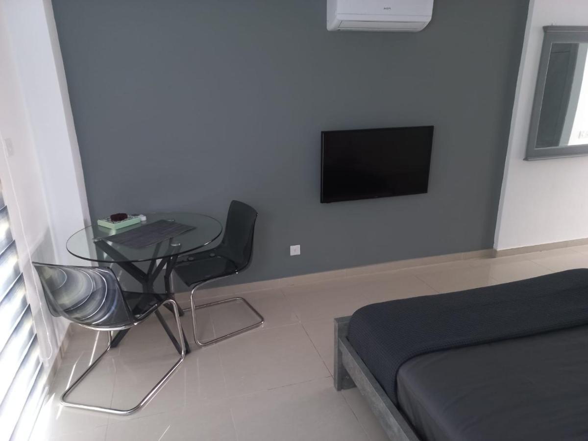 Modern Studio Apartment Armonia Court Paralimni Exterior foto