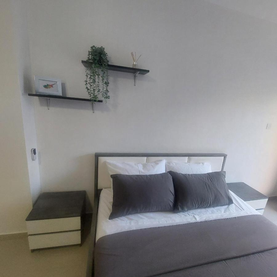 Modern Studio Apartment Armonia Court Paralimni Exterior foto
